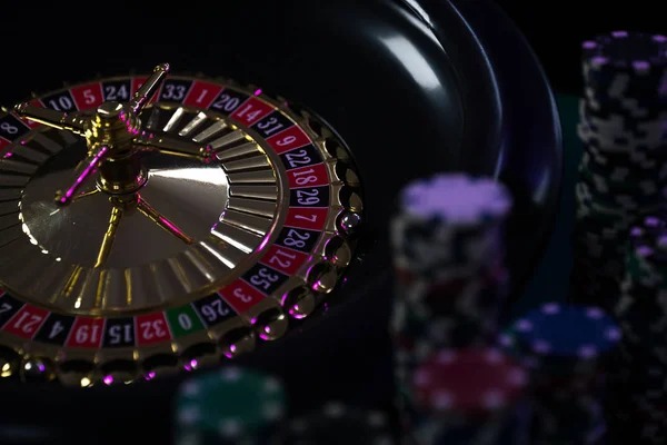 Result display and payout confirmation